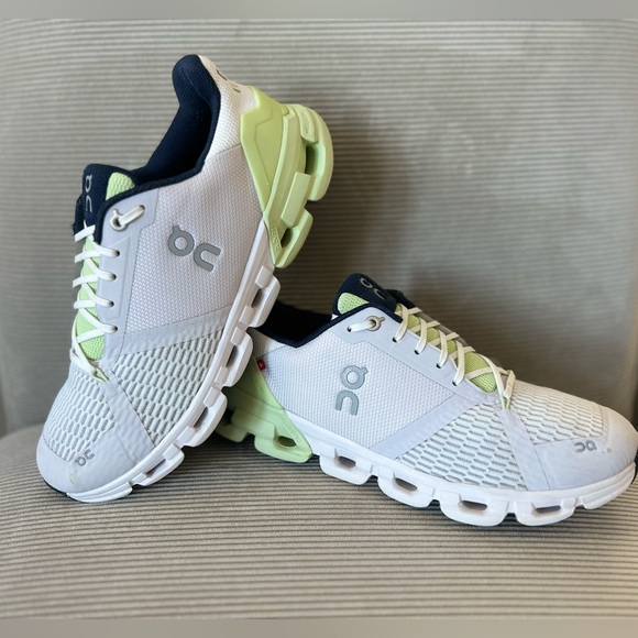 women's On Cloudflyer running - 'Lavender /Meadow' size 10 (21.99031) - Picture 1 of 10